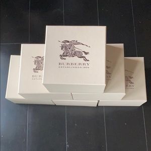 Burberry watch large box only 6 pieces